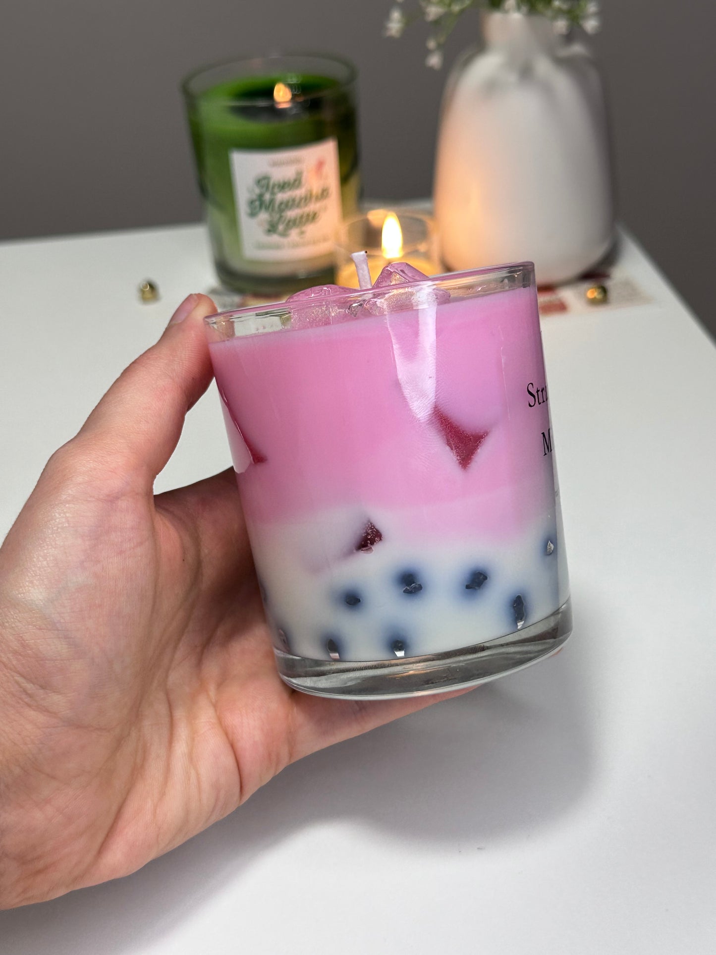 Strawberry Milk Tea Boba Kerze