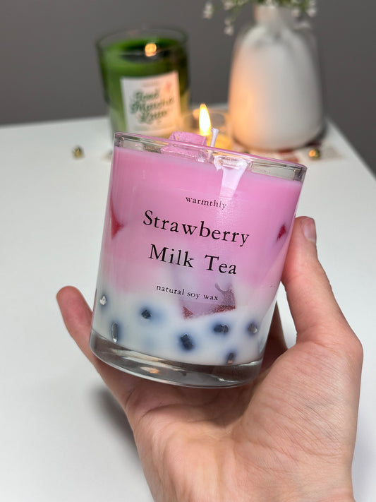 Strawberry Milk Tea Boba Kerze