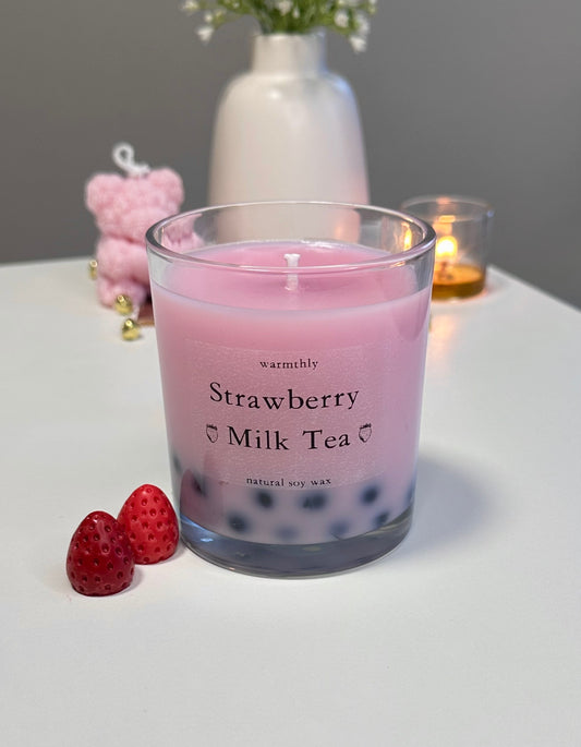 Strawberry Milk Tea Boba Kerze
