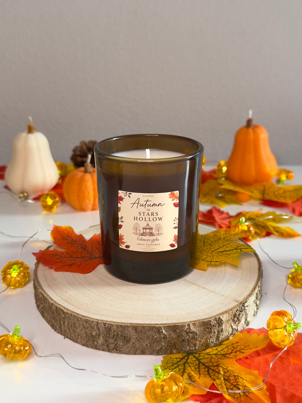 Autumn Day in Stars Hollow scented candle